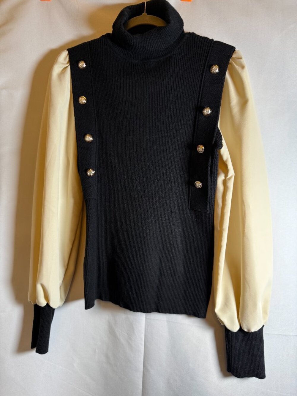 Like NEW Beautiful Fall/Winter Sweater (L) - Picture 2 of 7